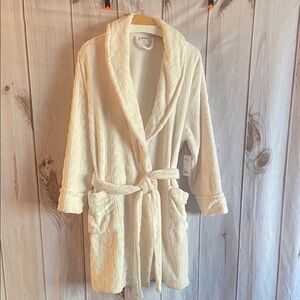 Women's Short Plush Wrap Robe Bathrobe XL Ivory Tusk Cable Knit Pattern NEW